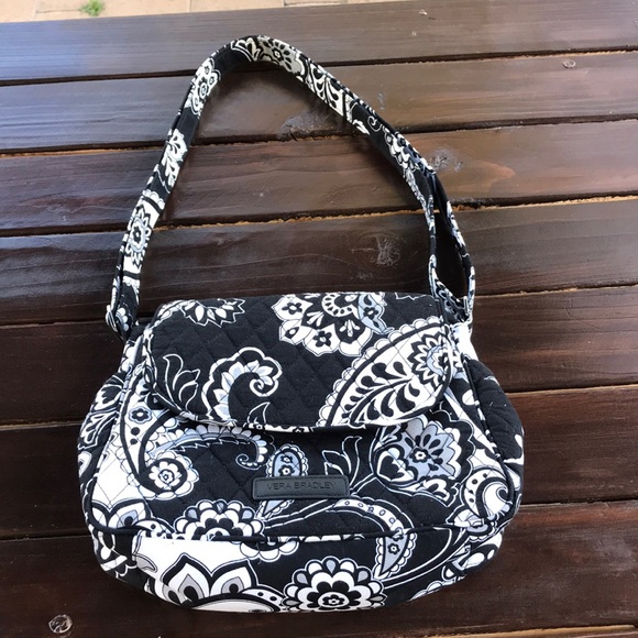 Vera Bradley Handbags - HP🎉/Vera Bradley Midnight Paisley satchel bag